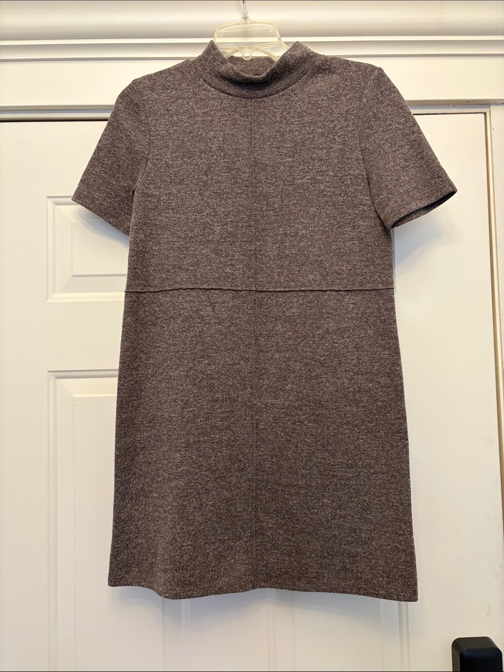 Zara Short Sleeve Mock Neck Shift Dress โ Heather Taupe